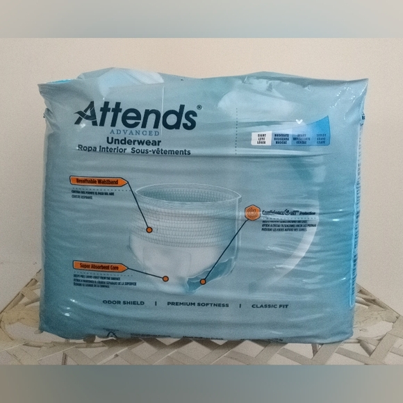 Attends - Picture 3 of 3